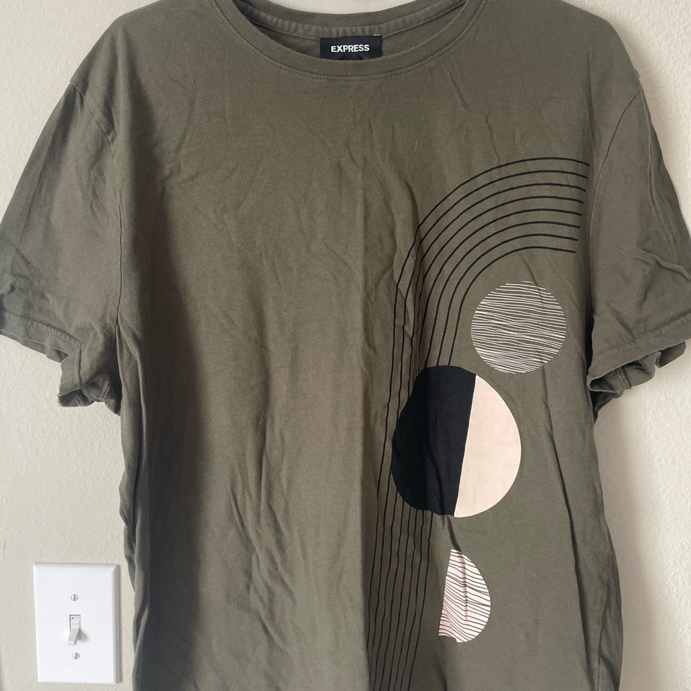 Express Olive T-Shirt with Geometric Design